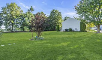 82 Cliffwood Ave W 53, Aberdeen, NJ 07747