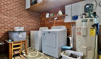 123 E Chestnut, Alderson, WV 24910