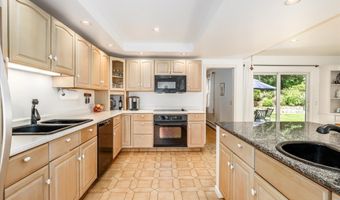 21 White Pine Dr, Brookfield, CT 06804