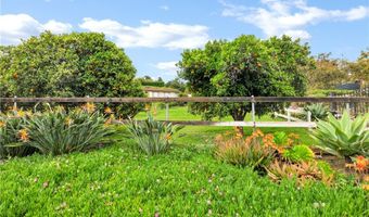 735 Del Valle Dr, Fallbrook, CA 92028