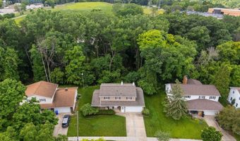 58 CRESTVIEW Dr, Appleton, WI 54915