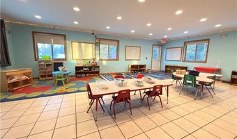 2328 N Hillcrest Pkwy, Altoona, WI 54720