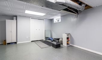 76 Burbank St, Cranston, RI 02910