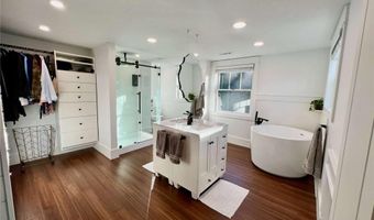 54 Isabelle Dr, Narragansett, RI 02882