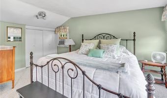 39 Cedar Dr, Danbury, CT 06811