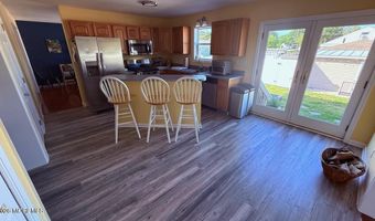 6 Spring St, Beachwood, NJ 08722