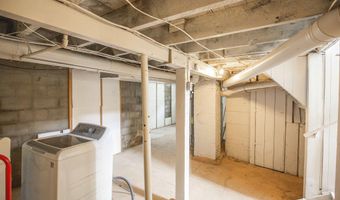 125 S Heckart St, Algona, IA 50511