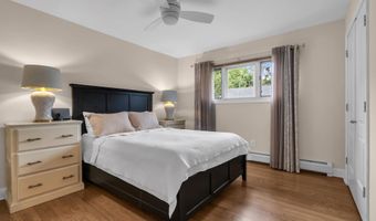 55 Drift Rd, Belford, NJ 07718