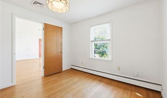 145 Glenwood Dr, North Kingstown, RI 02852