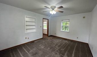 415 S 8th St, Monmouth, IL 61462
