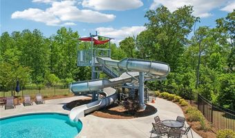 377 Station Overlook Dr, Auburn, GA 30011