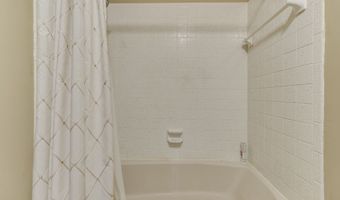1521 Secretariat Ln, Indianapolis, IN 46217