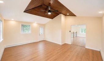 41 Madison Ave, Amityville, NY 11701