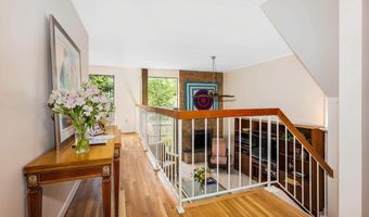 38 GREAT PINES Ct, Rockville, MD 20850