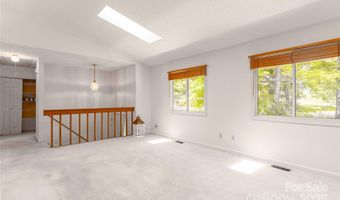 2 Oak Grove Rd, Arden, NC 28704