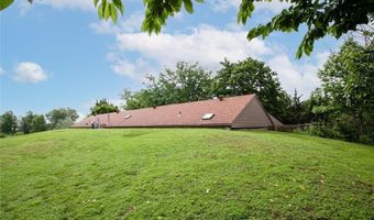 18345 Nottingham Ct, Basehor, KS 66007