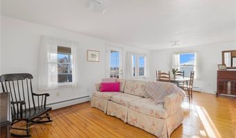 110 HOUSTON Ave, Narragansett, RI 02882