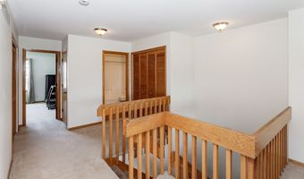 2815 Ashland Ct, Altoona, IA 50009