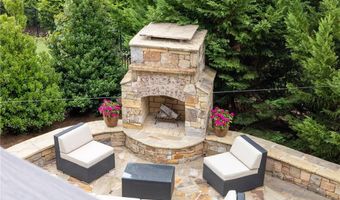 220 Briar Hollow Ln, Woodstock, GA 30188