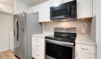 325 LAKEPOINTE Dr 304, Altamonte Springs, FL 32701