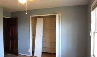 880 W Mashie Ct, Angola, IN 46703