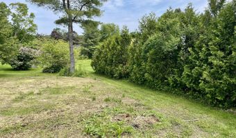 10 Crawford Dr, Bath, ME 04530
