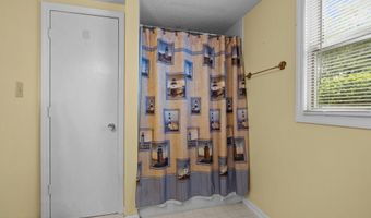 319 Old Causeway Rd, Atlantic Beach, NC 28512