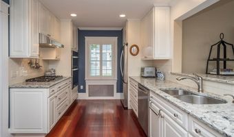 198 Gibbs Ave, Newport, RI 02840