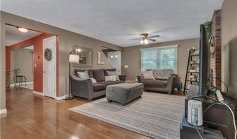 27 Fairway Dr, North Kingstown, RI 02852