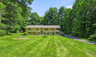 3 Birchcrest Dr, Danbury, CT 06811