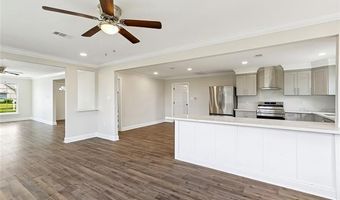 300 CHINCHILLA Dr, Arabi, LA 70032