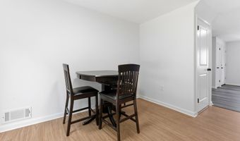472 Dowd Ave 472, Canton, CT 06019