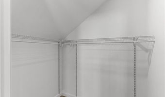 34 Vermont St, Cranston, RI 02920