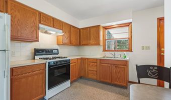 357 Maplewood Dr, Alliance, OH 44601