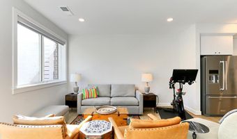 635 SLATERS Ln G-01, Alexandria, VA 22314