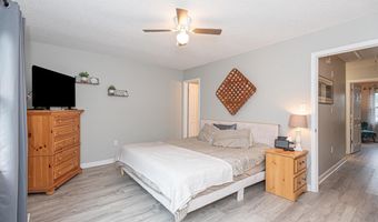 4 FRANKLIN Sq, Berlin, MD 21811