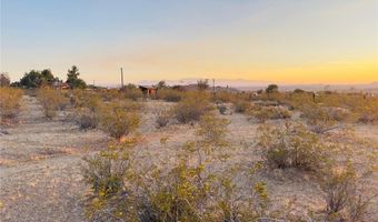 2 Old Mine Rd, Apple Valley, CA 92307