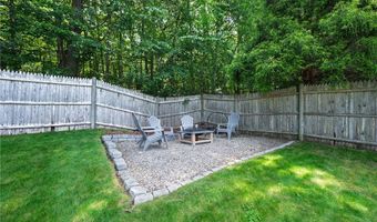 153 Grandview Ave, Lincoln, RI 02865