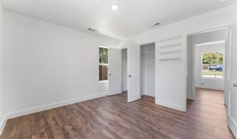 207 E Purdom Ave, Alvarado, TX 76009
