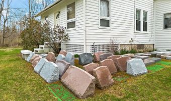 585 Riverside Dr, Augusta, ME 04330