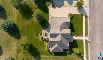 907 St Andrews Dr, Beresford, SD 57004