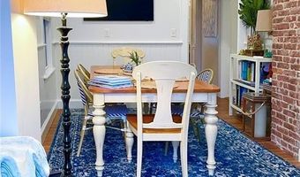 5 Gardiner St, Newport, RI 02840