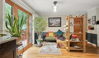 70 Lindley Ave, North Kingstown, RI 02852