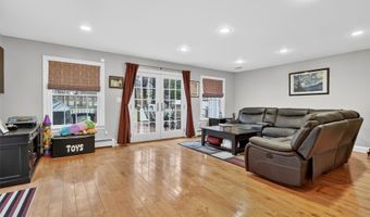 69 S Airmont Rd, Airmont, NY 10901