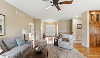 1402 S 7th St, Adel, IA 50003