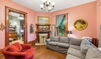 527 E High St, Ashley, OH 43003