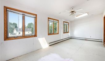47 Allston Ave, Middletown, RI 02842