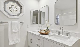 863 Via Rancho Pkwy, Escondido, CA 92029