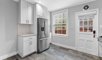 1400 S BARTON St 425, Arlington, VA 22204