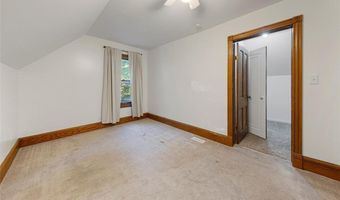 302 S Renville St, Winthrop, MN 55396